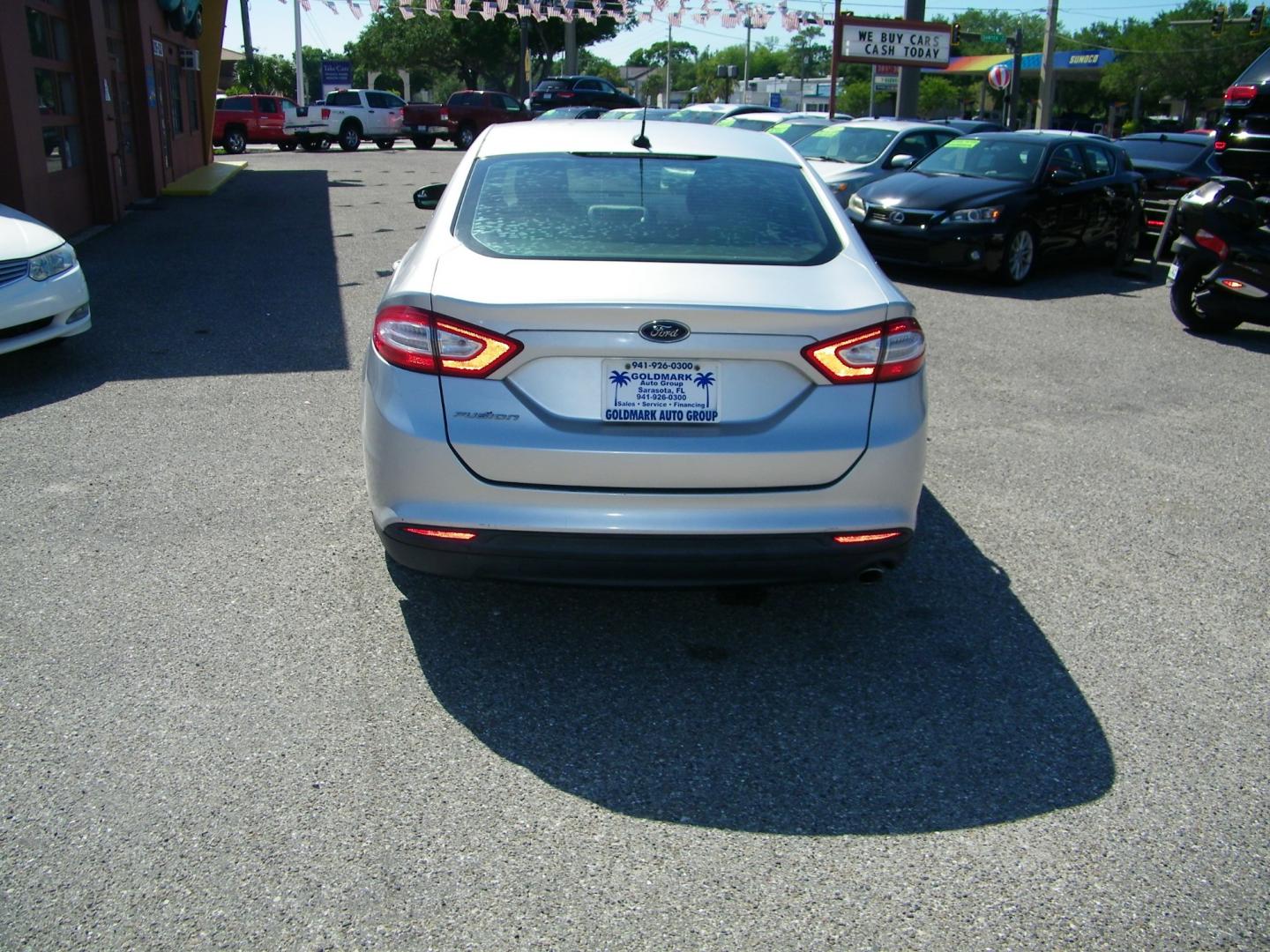 2014 Silver /Grey Ford Fusion S (1FA6P0G79E5) with an 2.5L I4 engine, Automatic transmission, located at 4000 Bee Ridge Road, Sarasota, FL, 34233, (941) 926-0300, 27.298664, -82.489151 - Photo#4